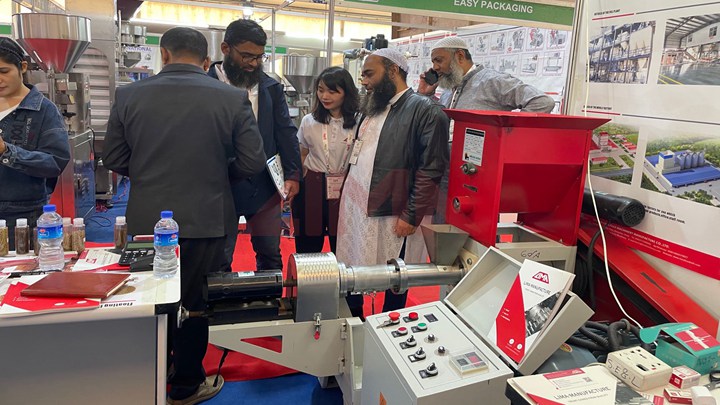 dry type Crappie pellet machine in Ghana